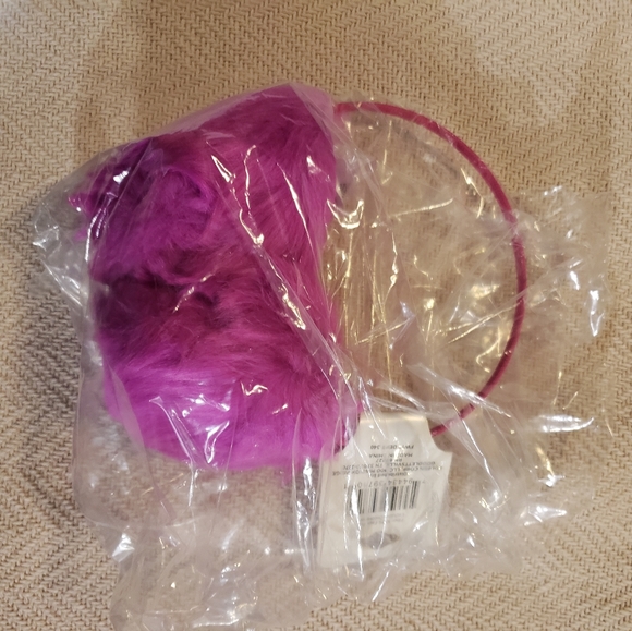 2/$10 Women Girl Winter Pink Earmuffs - Picture 1 of 1